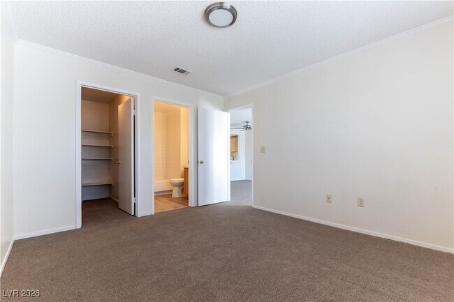 Building Photo - 7100 W Pirates Cove Rd