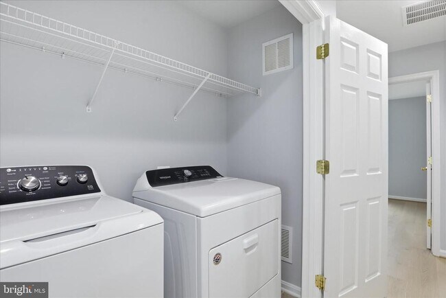 Building Photo - 5307 Granite Step Trail