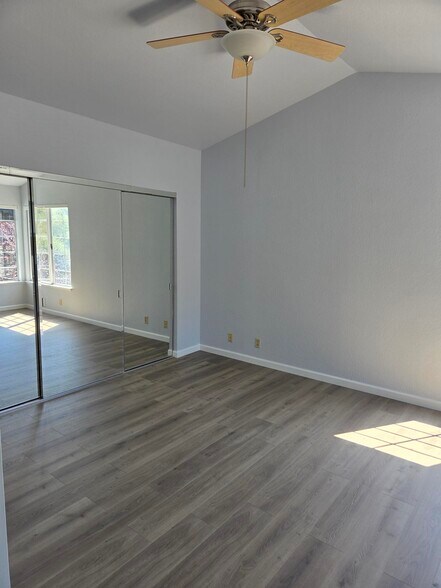 Building Photo - 431 Stinson St