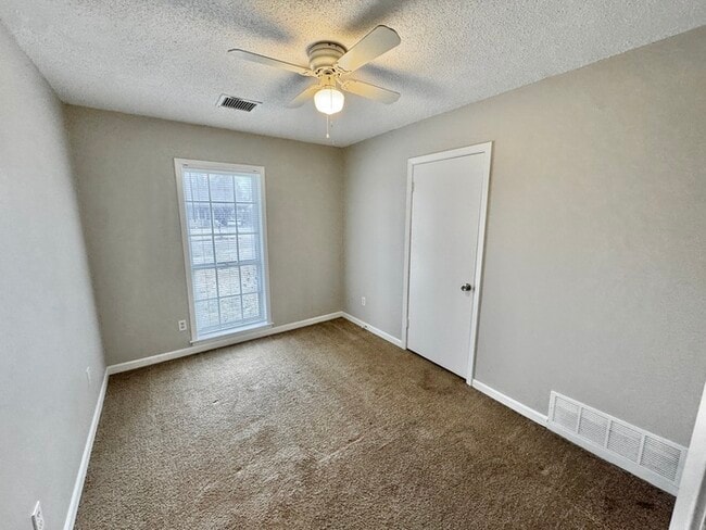 Building Photo - 6368 Leamont Dr