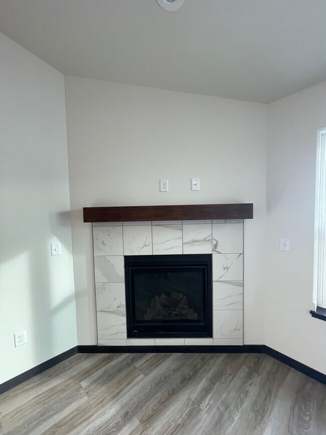 Building Photo - 995 Morning Star Ln