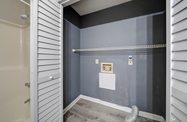 Building Photo - 3722 Burnham Way