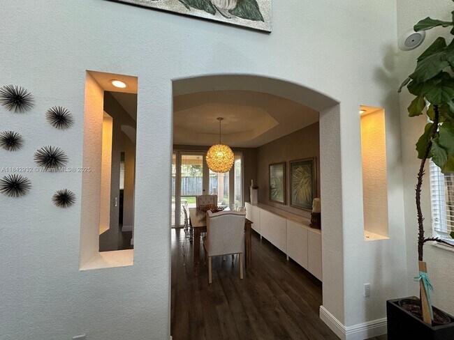 Building Photo - 7051 SW 162nd Ct