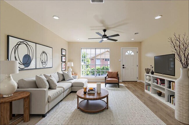 Primary Photo - 3324 Burke Rd