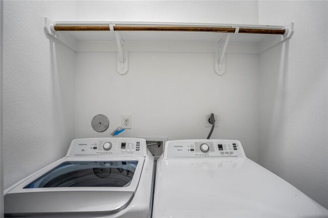Building Photo - 4104 Engelke St