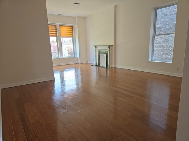 Building Photo - 2427 W Arthington St