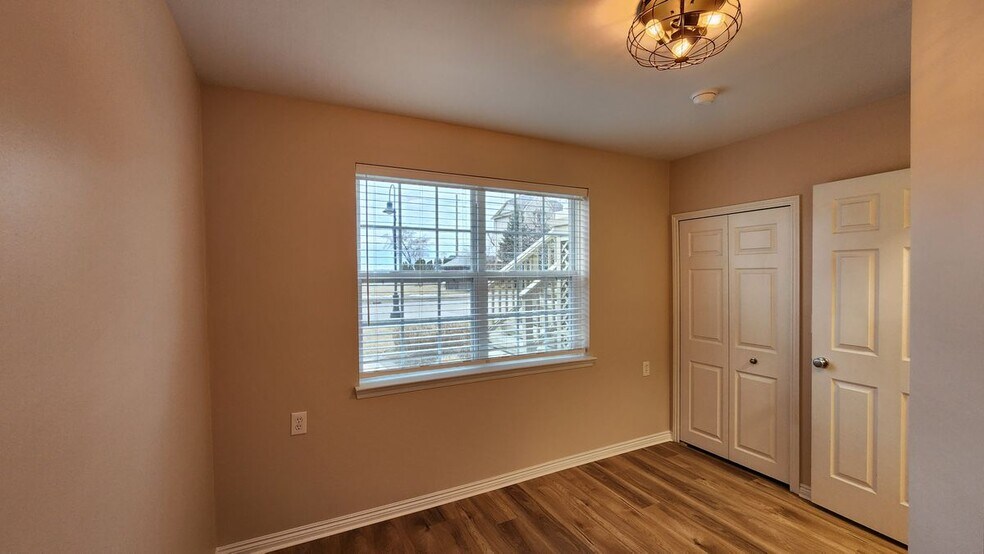 Building Photo - 1545 Cass Lake Rd