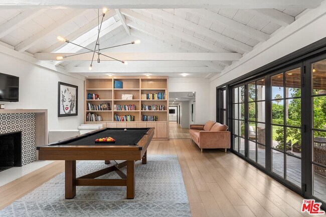 Building Photo - 4145 Sunswept Dr
