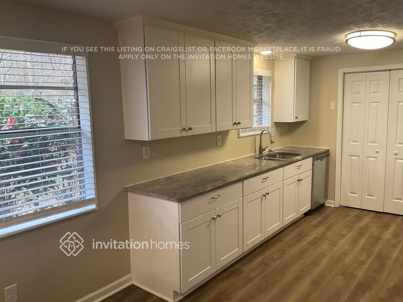 Building Photo - 4016 Nations Dr