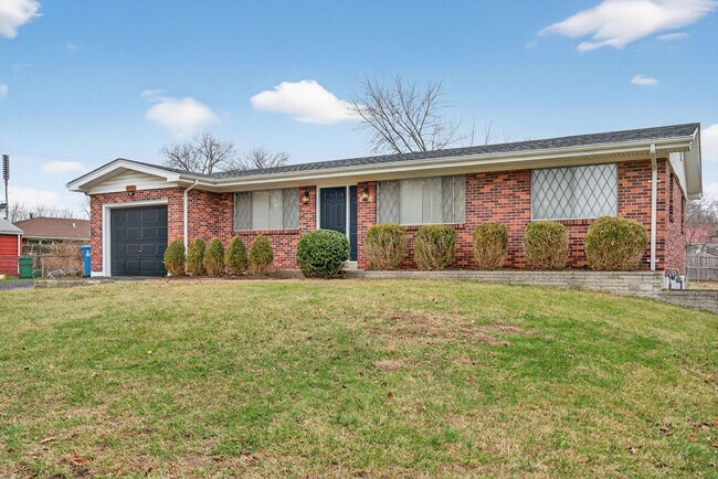 Building Photo - 1545 Reale Ave