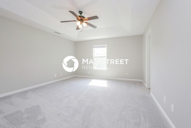 Building Photo - 3 Bedroom Pet-Friendly Home in Covington, GA with Main Street Renewal