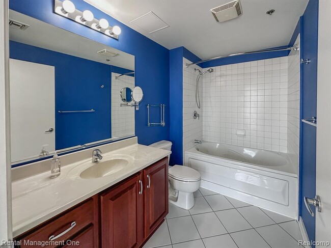 Building Photo - 101 Curry Ave