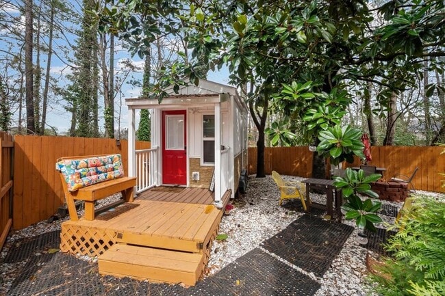 Building Photo - 414 Charles Pl