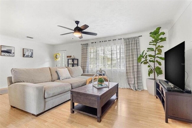 Building Photo - 6190 36th Ave N