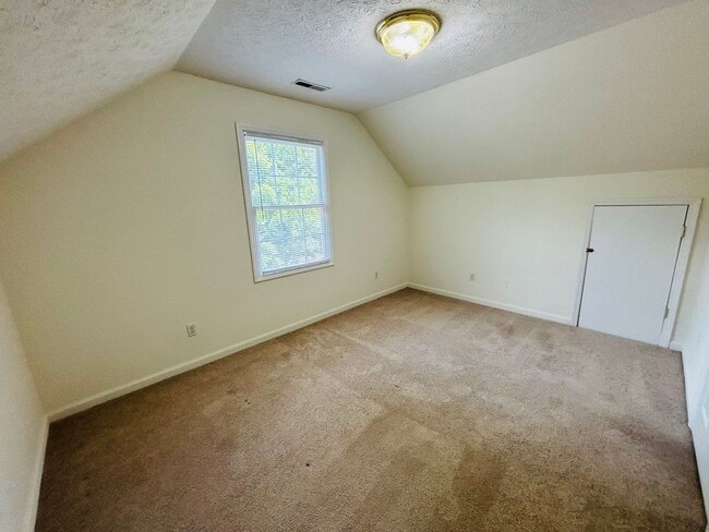 Building Photo - 206 Reynolds Ave