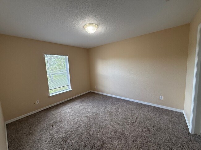 Building Photo - Updated 3BR/2BA Home in Rainbow Park – Pet...