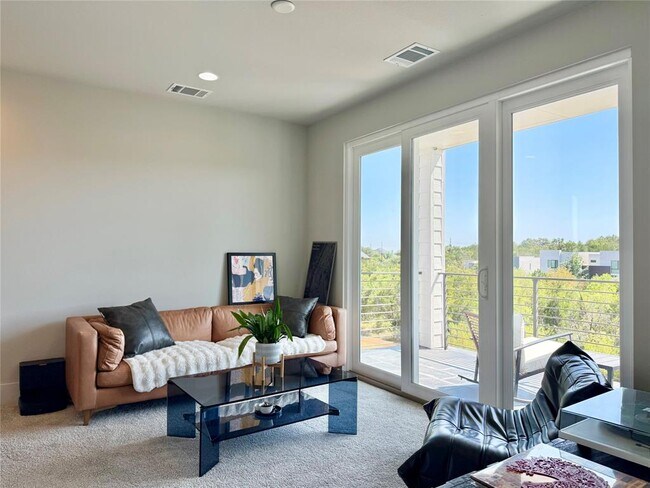 Building Photo - 7915 Floracita Ln