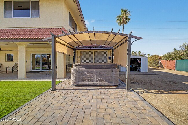 Building Photo - 2837 W Union Hills Dr