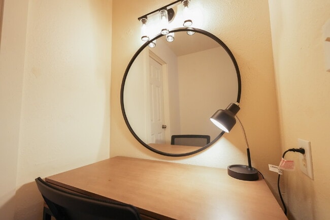 Building Photo - Spacious 3-Bedroom, 2-Bath Home – Fully Furnished