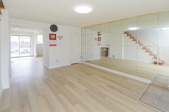 Building Photo - 2019 S Etting St