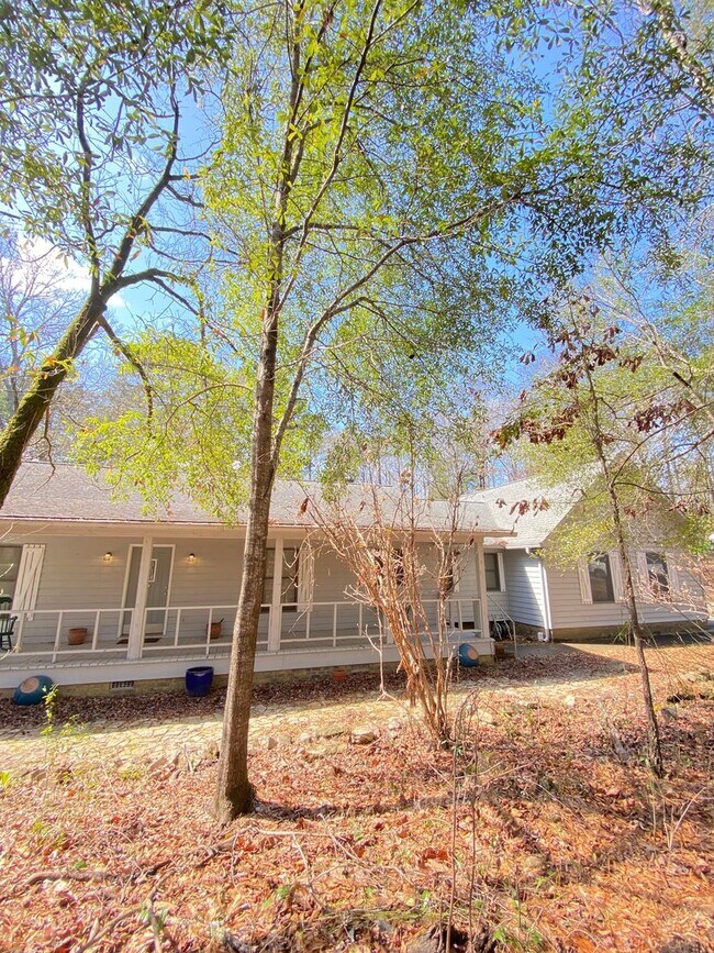 Building Photo - Beautiful Home Available Now!