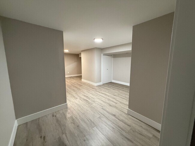 Building Photo - 6127 N Standard St