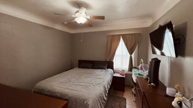 Building Photo - 2565 Kansas Ave