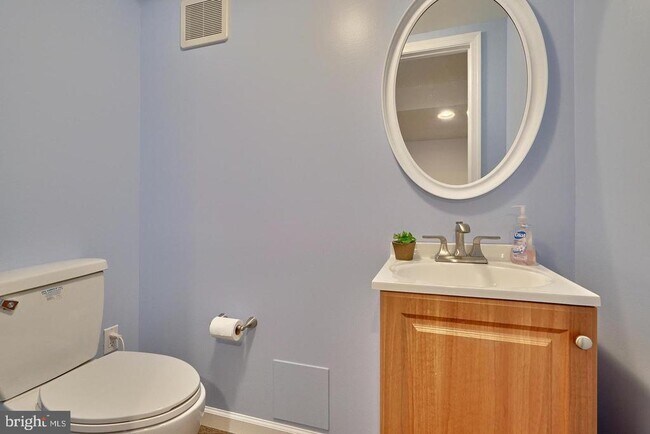 Building Photo - 7731 Wynbrook Rd