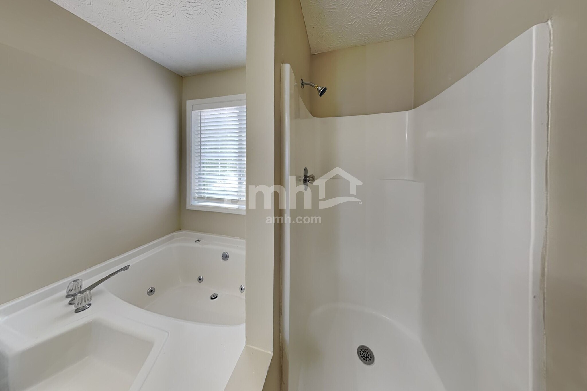 Building Photo - 808 Grindstone Ct SW