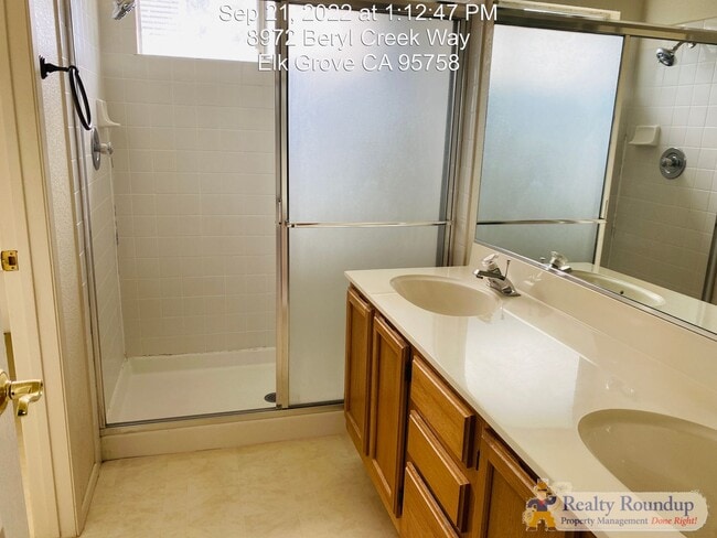 Building Photo - Comfortable Two Story Home