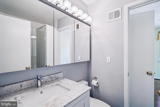 Building Photo - 8934 Battery Pl