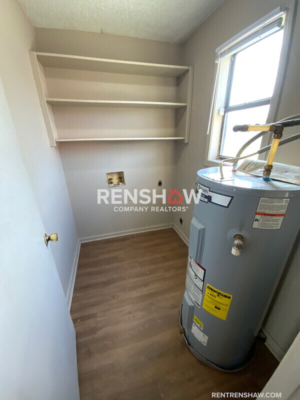 Building Photo - 320 Harton Ave