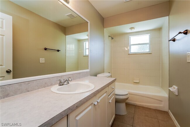 Building Photo - 617 SE 27th St