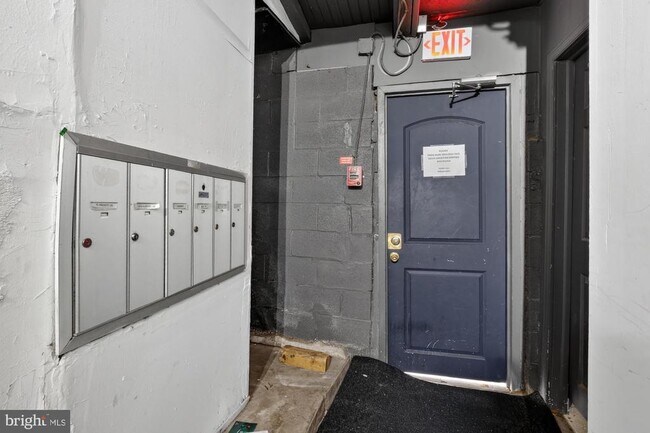 Building Photo - 2536 Amber St