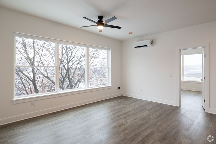 1BR, 1BA - 775SF - Living Room - 33 Center Street Apartments