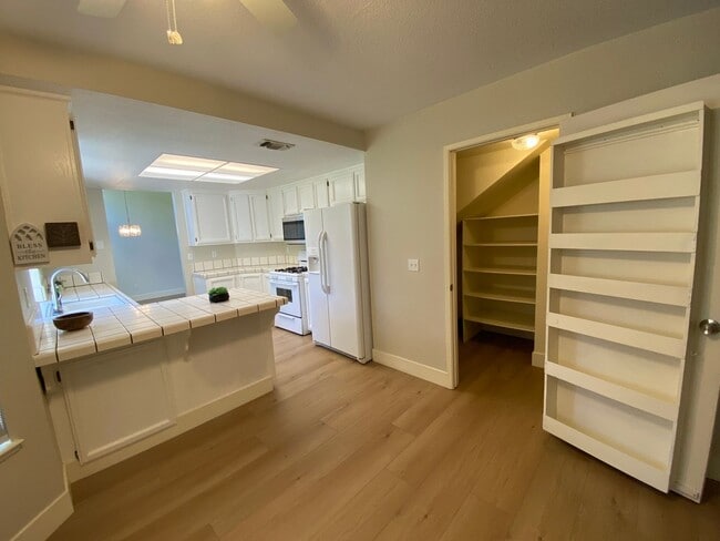 Building Photo - Gorgeous Home With Multiple Living Rooms, Two Primary Suites, Fruit Trees, And More!
