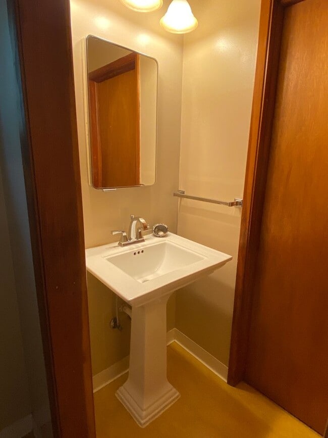 Building Photo - ALL UTILITIES INCLUDED! ~ 3 Bedroom 1 Bath