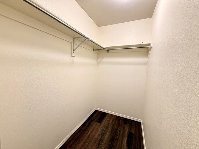 Building Photo - 6040 East 147th Pl S