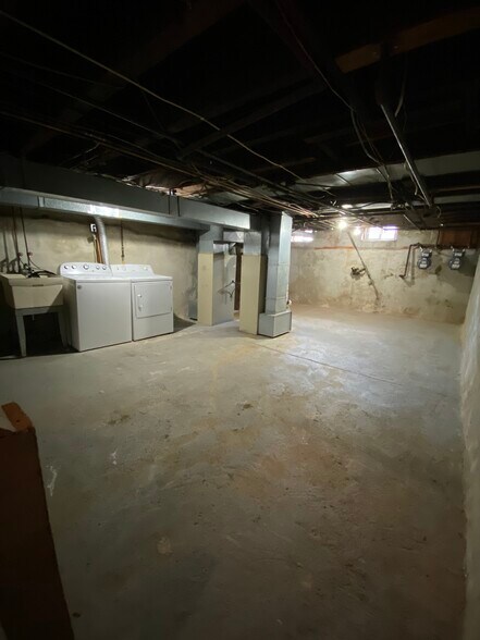 Basement - 2552 E Clearfield St
