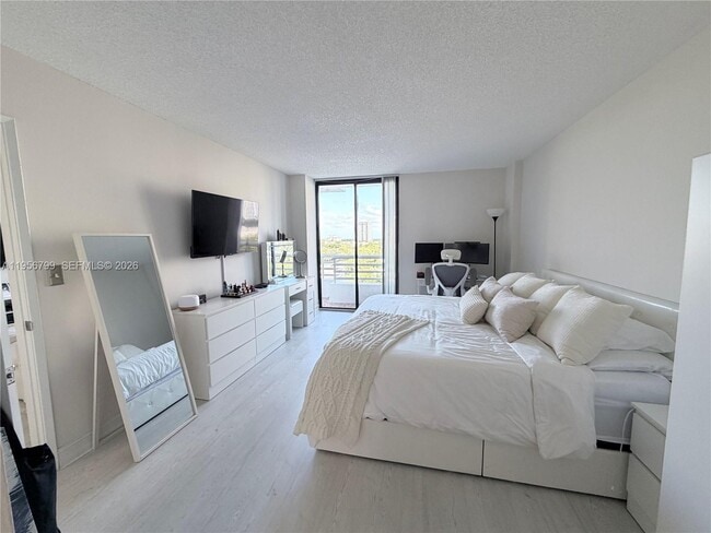 Building Photo - 3300 NE 192 St