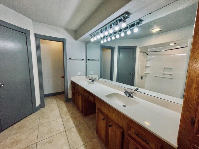 Building Photo - 31 Palmetto Pl