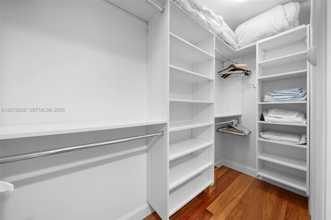 Building Photo - 791 Crandon Blvd