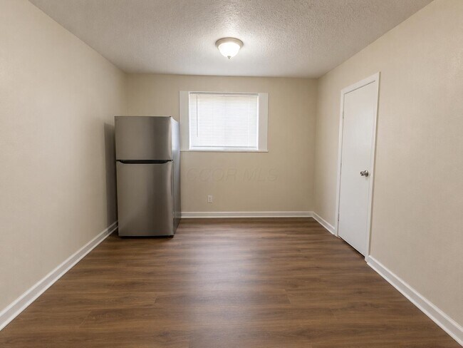Building Photo - 940 Ferndale Pl