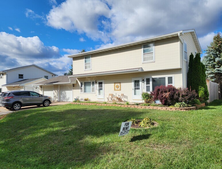 Building Photo - 1376 W Hiawatha Dr