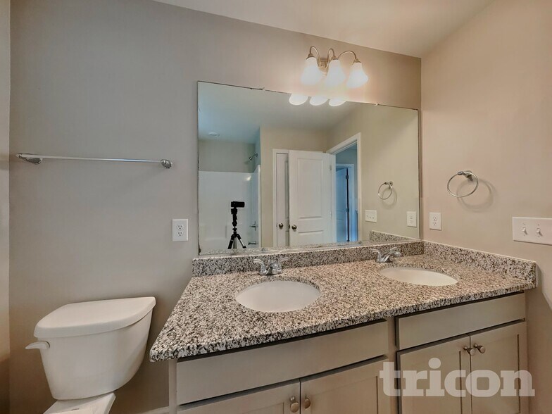 Building Photo - 3941 Cowen St