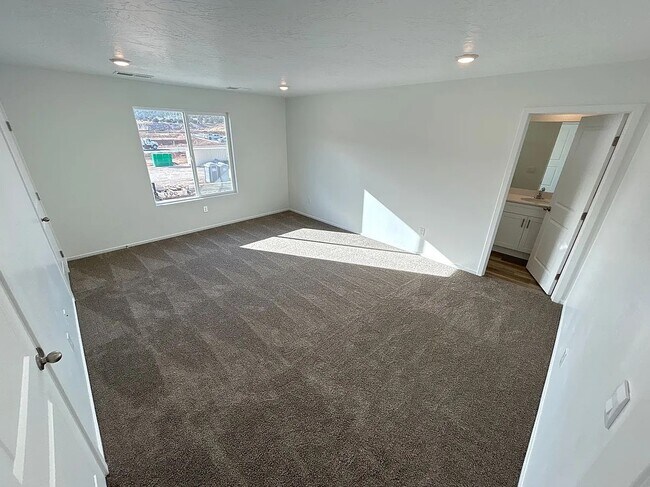 Building Photo - 2974 W Graham Lp