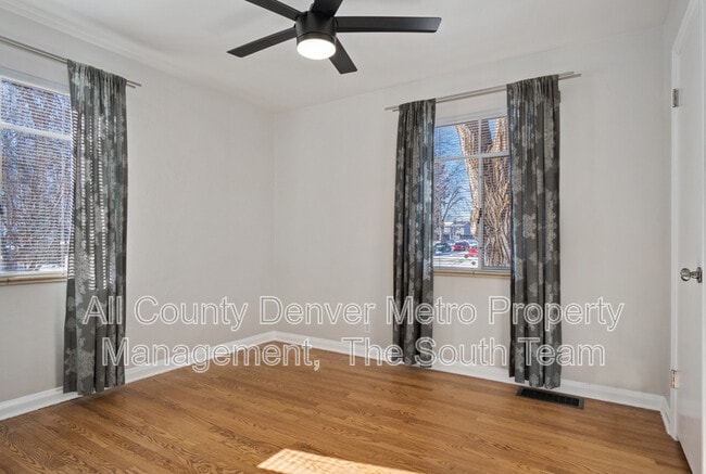 Building Photo - 2702 Meade St