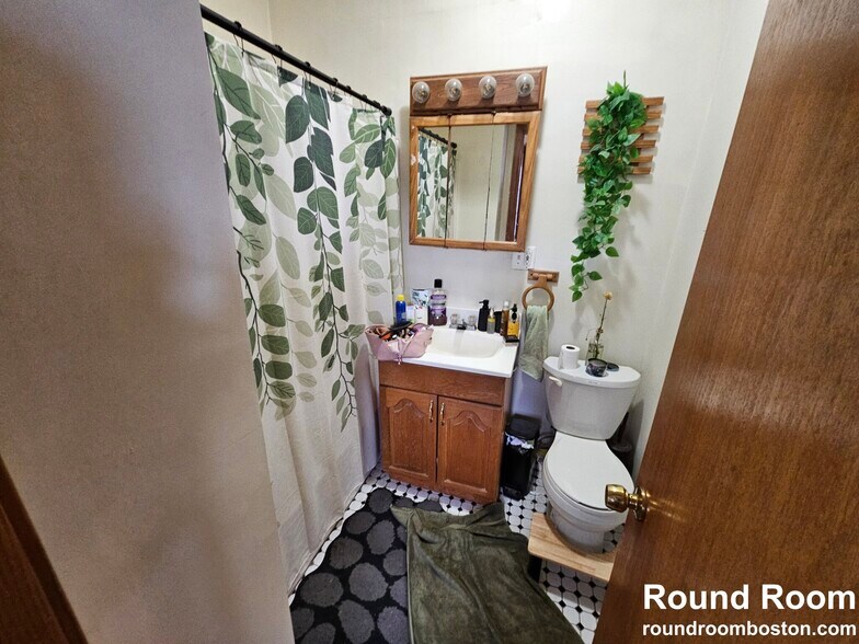 Building Photo - 346 Faneuil St