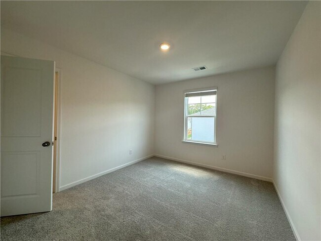 Building Photo - 612 Blue Sky Blvd