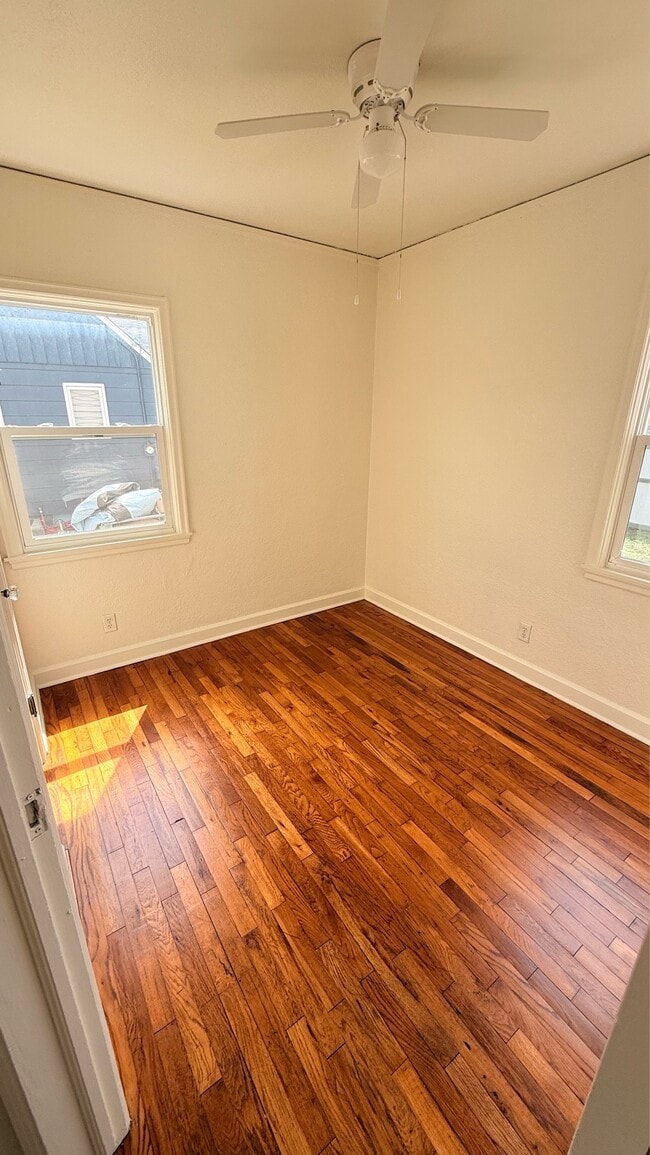 Building Photo - 428 3rd St